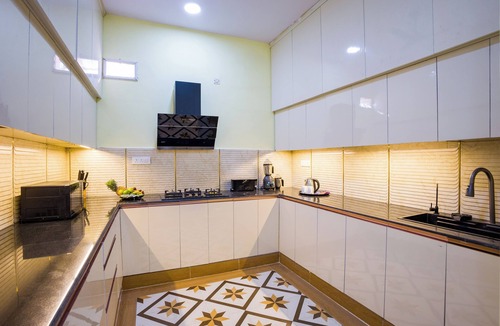 Rishikesh Hotel | ELIVAAS BYDM The Ganges 2 BHK Glasshouse Villa With Pvt Pool, Lift & Bar