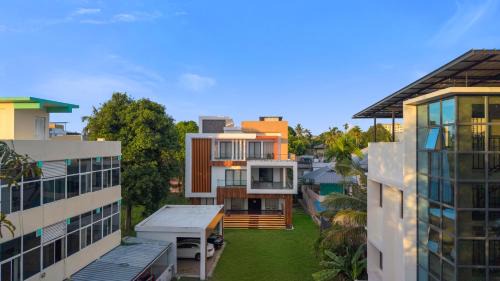 Kochi Villa | ELIVAAS Nedumbally 4 BHK Villa with Office Space, Balcony Sit-Out & Lounge Area Near Edapally Church