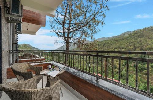 Kumarhatti Villa | ELIVAAS Panchvati Veloraa Pet-Friendly 6-BHK Apartment with Panoramic Views & Outdoor Seating