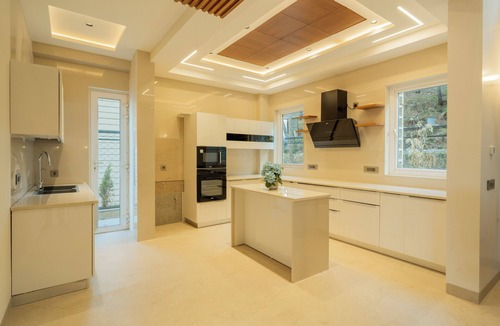 Kumarhatti Villa | ELIVAAS privé Royce Rose 4BHK Hilltop