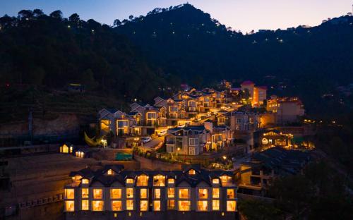 Kasauli Apartment | ELIVAAS Privé Royce Silver Oak Opal 2BHK Ultra-luxury Apartments