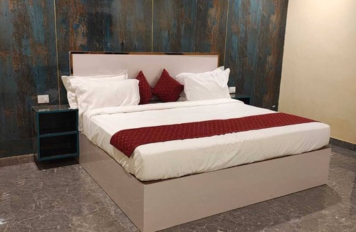 Sector 62 Resort | Embrace Nature: Your Tranquil Farm Stay Awaits!