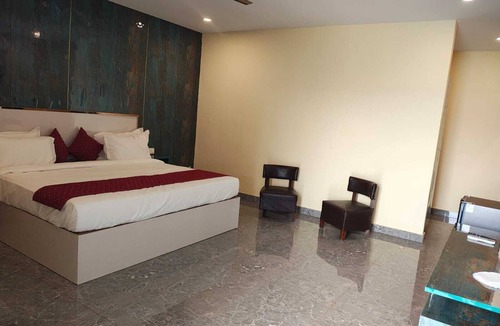 Sector 62 Resort | Embrace Nature: Your Tranquil Farm Stay Awaits!