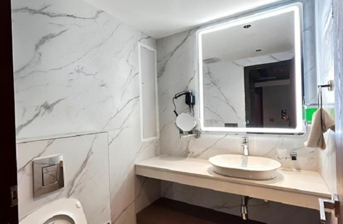 Mohali Hotel | Emerald Luxe A Boutique Hotel Chandigarh Mohali