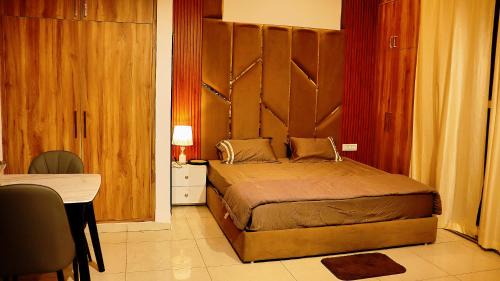 Zirakpur Apartment | Emerald Manor