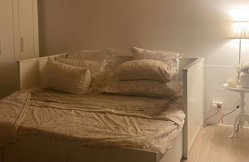 Castle Hill Apartment | Entire guesthouse hosted by Jaz