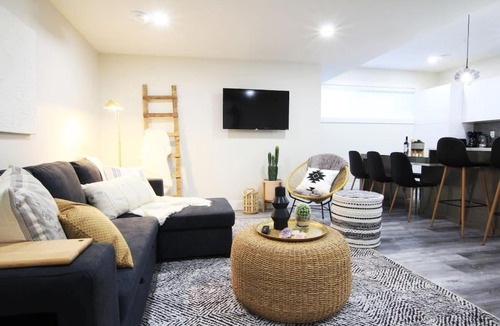 Edmonton Apartment | Executive Bsmt Suite, King Bed, 5 min to DT & Whyte Ave, Sleeps 6!