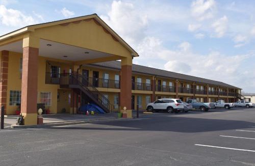 Pelham Hotel | Executive Inn