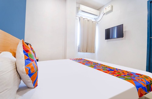 Madipakkam Hotel | Fabexpress Silver Palace