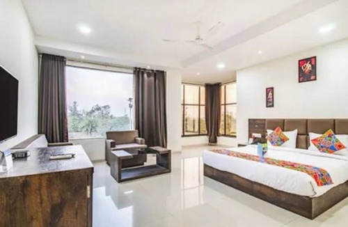 Rau Hotel | Fabhotel Amrit Greens