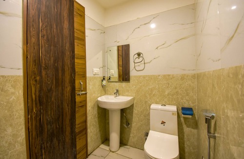 Zirakpur Hotel | FabHotel Black Diamond