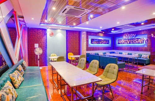 Bhopal Hotel | FabHotel Brij Residency, Vidya Nagar