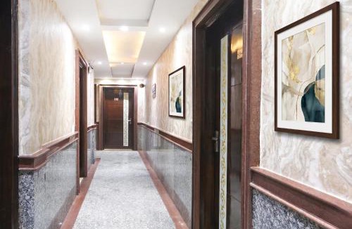 Azadpur Hotel | FabHotel Dev Palace II - Nr Ashok Vihar