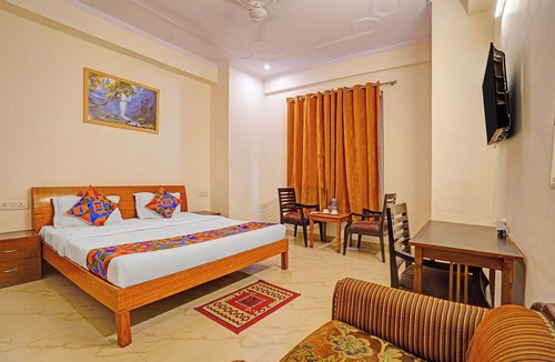Sector 70 Hotel | Fabhotel Hm Residency
