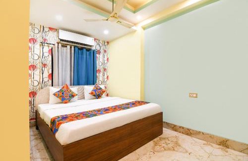 Madanpur Hotel | FabHotel Leechi Lodging & Fooding - Nr AIIMS