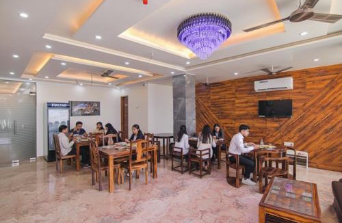 Kishangarh Hotel | FabHotel Meridian Inn
