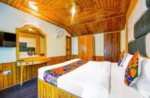 Manali Villa | FabHotel Mountain View Cottage