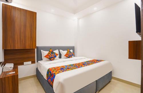 Noida Hotel | FabHotel Ostan Stayz 15 - Noida Sector-15
