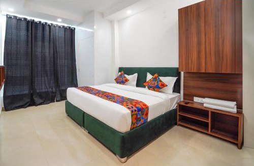 Noida Hotel | FabHotel Ostan Stayz 15 - Noida Sector-15