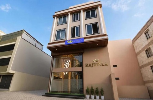 Indore Hotel | FabHotel Raj Villa I, Vijay Nagar