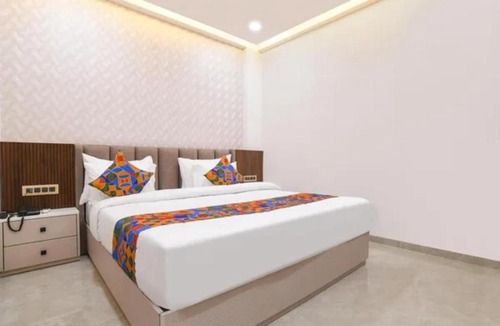 Indore Hotel | FabHotel Raj Villa I, Vijay Nagar