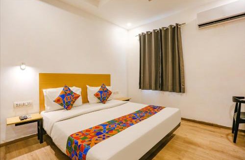 Pitampura Hotel | FabHotel Roseman