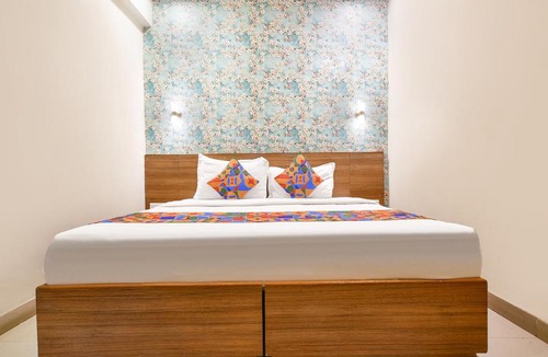 Bhanvarkuan Hotel | FabHotel Staywell