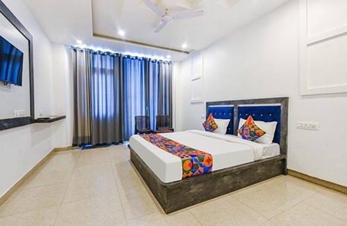 Dharampur Hotel | Fabhotel The Micky House