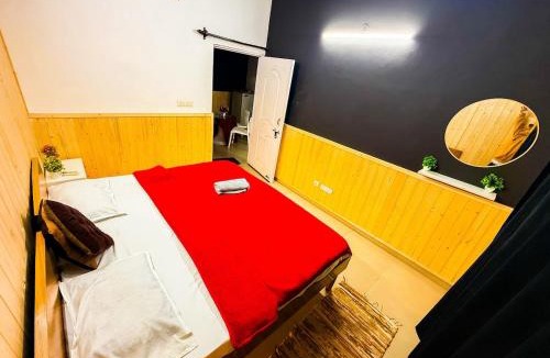 Bullawala Apartment | Family & Couples Studio Kitchen, 2 King Beds