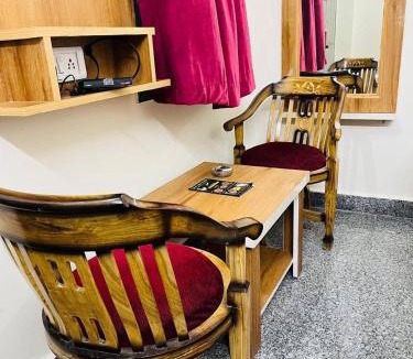 Haridwar Hotel | FAMILY HOTEL - RAJ near railway station