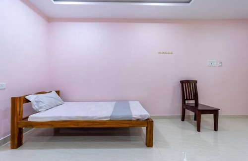 Kalapettai Hotel | Family Room - Happy Inn