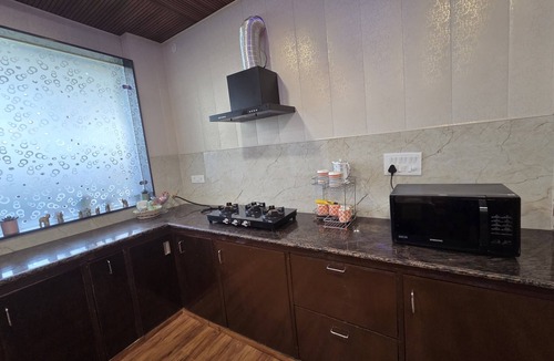 Dhanauli House | Fantastic 3-bedroom Guest house with AC in enchanting Agra