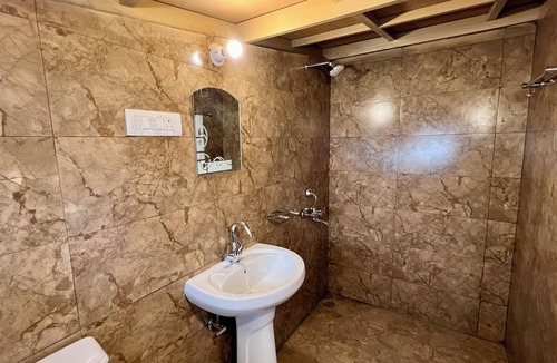 Mukteshwar Hotel | Five Hill Cottage Mukteshwar