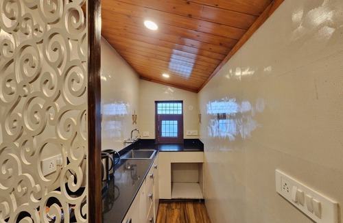 Shimla Bed & Breakfast | Florence BnB Shimla | Stay Near Mall Road and Ridge