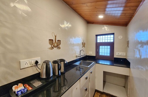 Shimla Bed & Breakfast | Florence BnB Shimla | Stay Near Mall Road and Ridge