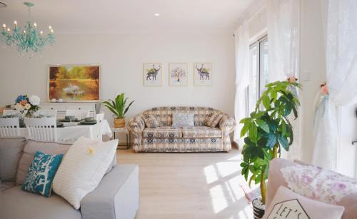 Maraylya Villa | Gables Box hill Maraylya Two Level House 14ppl