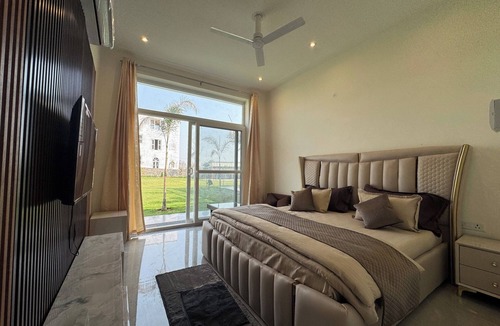 Gurugram House | Galaxy Aravali Farm