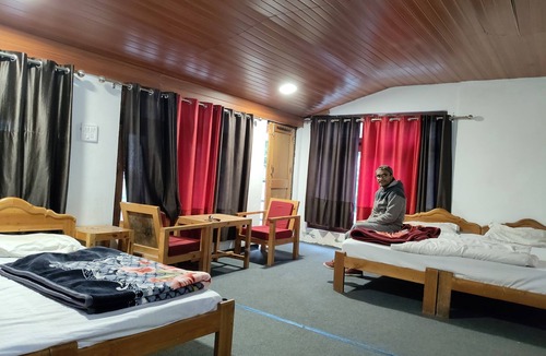 Bhatwari Hotel | Ganga River View