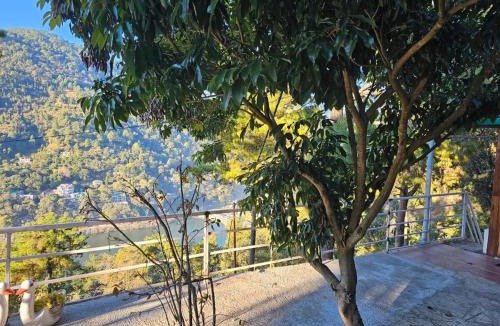 Bhimtal House | Gargi Cottages 1 BR Lake View Stay w Shared pool