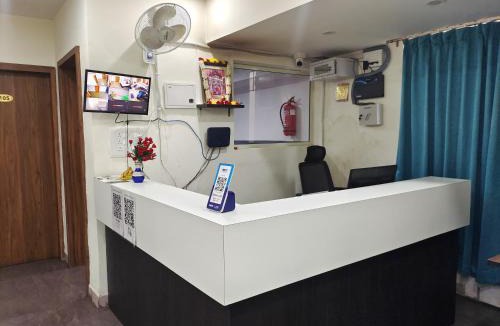 Bengaluru Hotel | Gayathri Metro Deluxe Rooms