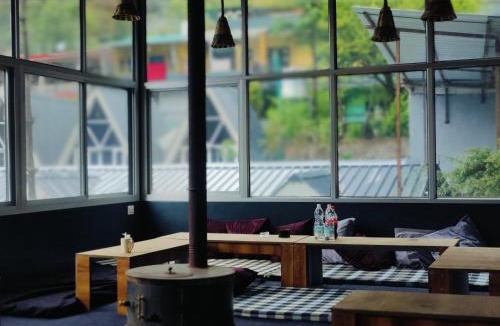 Kasol Bed & Breakfast | Giggling Goons Cabins & Kitchen