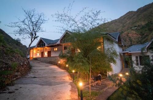 Rajgarh Bed & Breakfast | Giri River Retreat