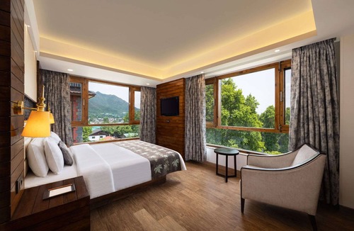 Srinagar Hotel | Golden Tulip Srinagar