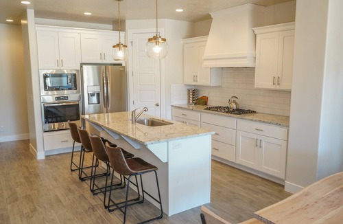 St. George Villa | Golf Course Views, Sleeps 14 - Private Hot Tub