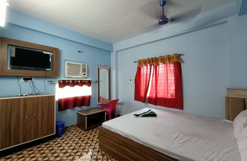 Tarapith Hotel | Goroomgo Gurukul Tarapith Kolkata