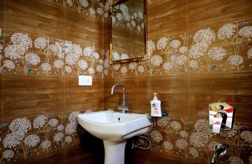 Rewalsar Hotel | Goroomgo Hotel The Mountain Paradise Rewalsar