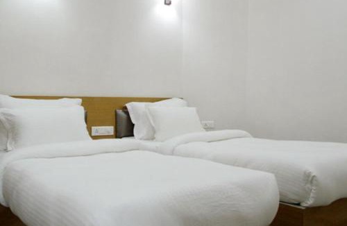 Gangtok Hotel | Goroomgo Hotel Twin Spring Gangtok - Restaurant & Parking Facilities - Hotel-at-Prime-Location