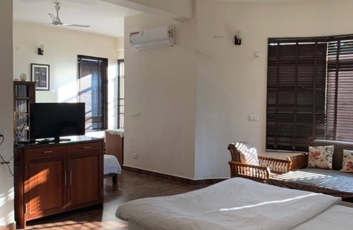 Fatehpur Hotel | Goroomgo The Sojourn, Adharshila & Gulmohar Cottages Dharamsala