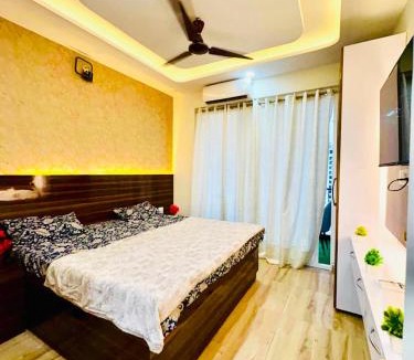 Greater Noida Apartment | Gr Noida Stay & BNB