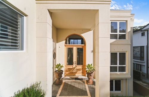 Seaforth House | Grand Apartment by the Harbor on Sydney's Northern Beaches